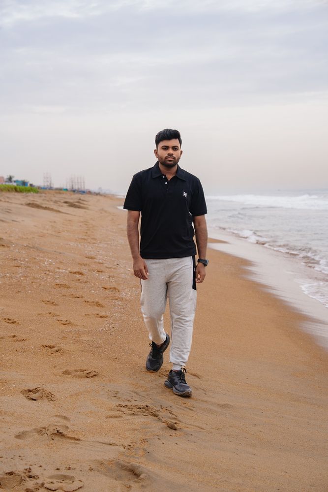 iygra polo t-shirt- Black