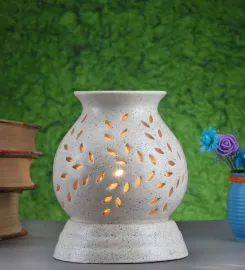 White Electric Oil Warmer with 4 Assorted Fragrance Oils